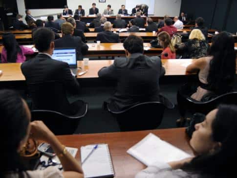 Seguridade discute reivindicações dos pacientes portadores de fibromialgia