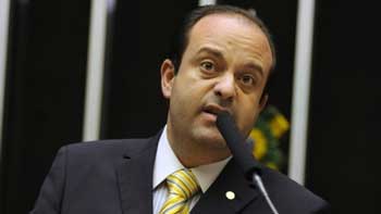 Proposta divide auxílio-reclusão entre família do preso e da vítima