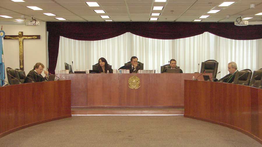 INSS não pode cobrar benefício previdenciário pago indevidamente por meio de execução fiscal