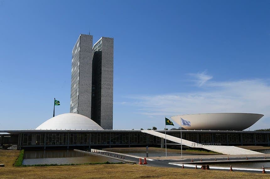 PL 2.440/21 prevê novo piso da Previdência Social para idosos com mais de 75 anos