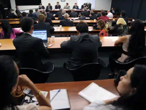 Seguridade discute reivindicações dos pacientes portadores de fibromialgia