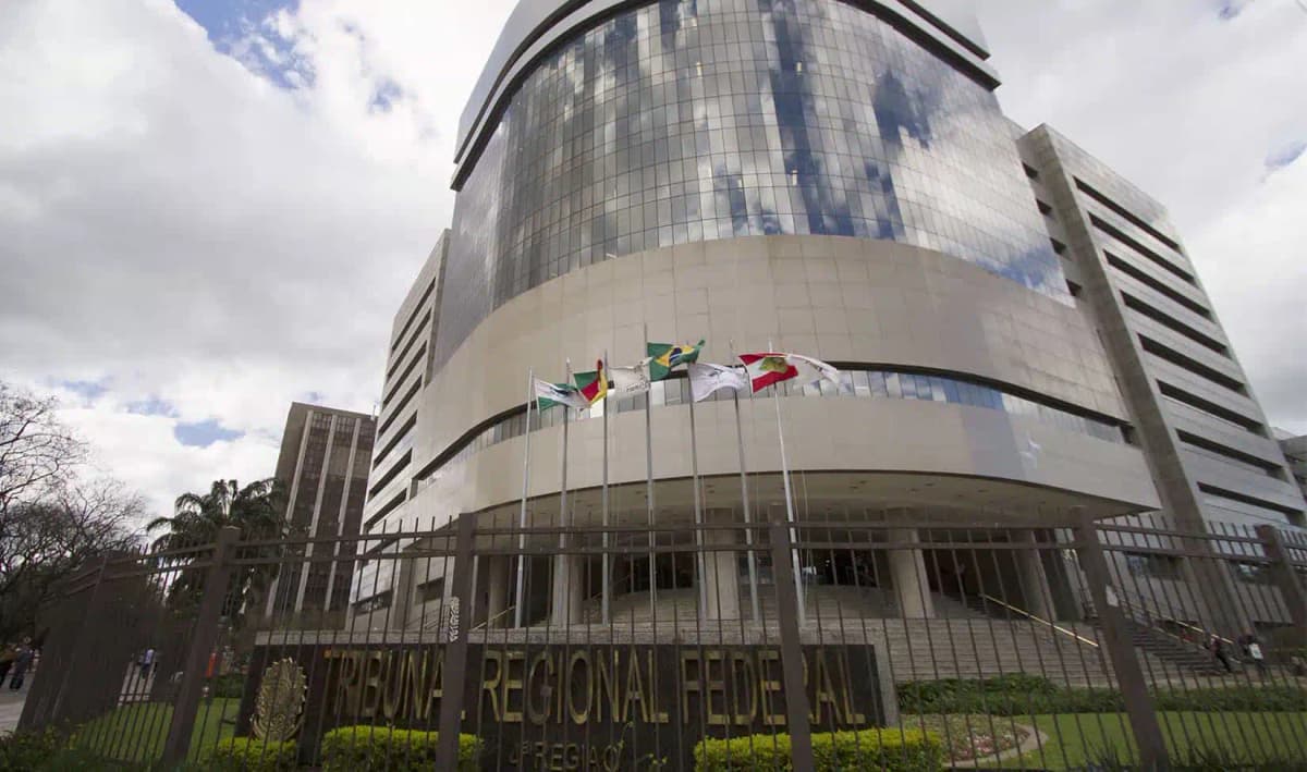 TRF4 julga IRDRs sobre o artigo 29 da Lei 8.213, fator previdenciário em aposentadoria de professor e desconto sobre benefícios inacumuláveis