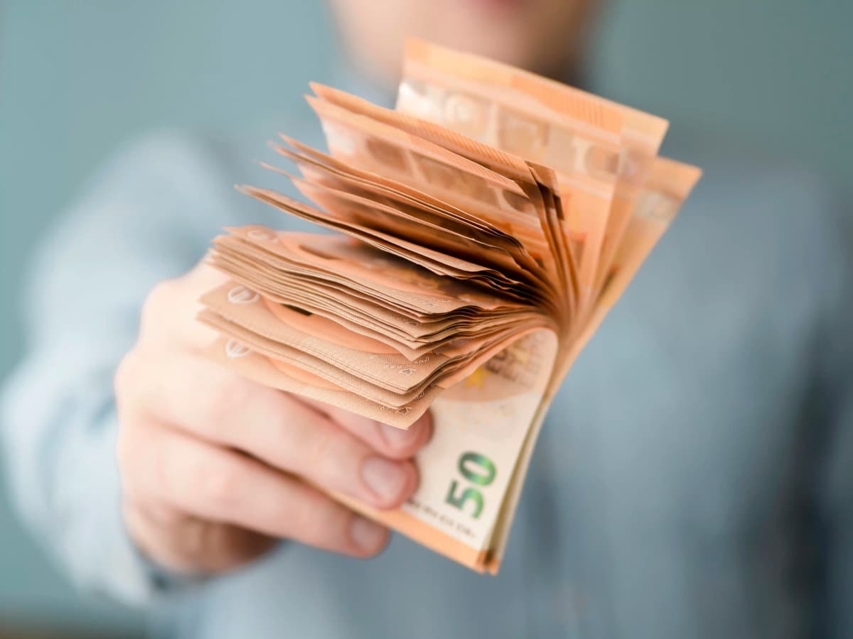 Projeto de Lei 1409/21: proposta prevê o aumento do valor do Auxílio Emergencial 2021