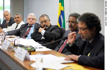 Aposentadoria especial na construção civil opõe empresários e sindicalistas